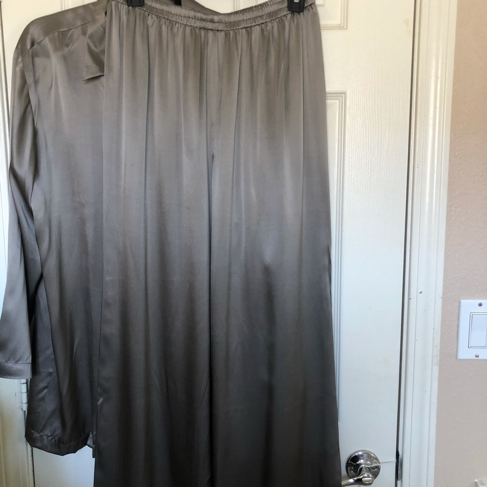 •Women’s 100% Silk Pajamas Brand New | Small ONLY - Picture 2 of 11